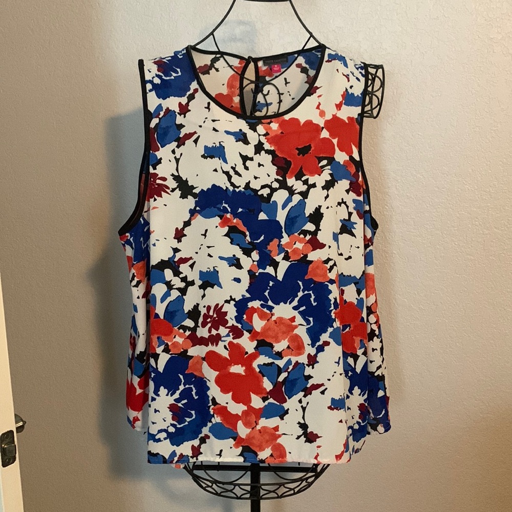 Vince Camuto, shoulder cut out flower blouse
